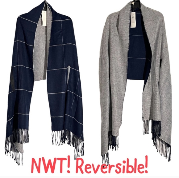 Loft Pretty Pane Blue Gray Sof Reversible Poncho Wrap Tasseled w/ arm holes  NWT - Picture 1 of 12